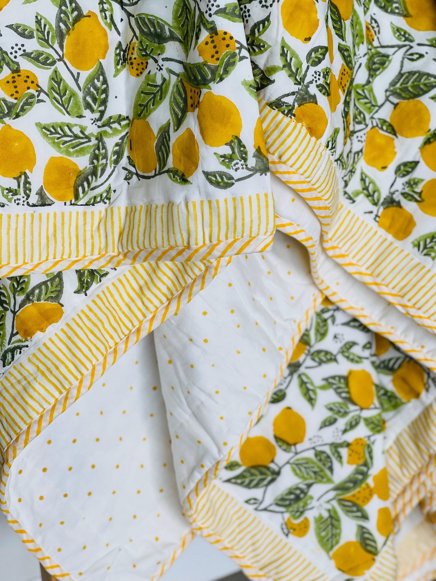 Cotton Filled Lemon Print Quilt: Cozy Cotton Blanket with Artisanal Block Print - Rooii by Tuvisha