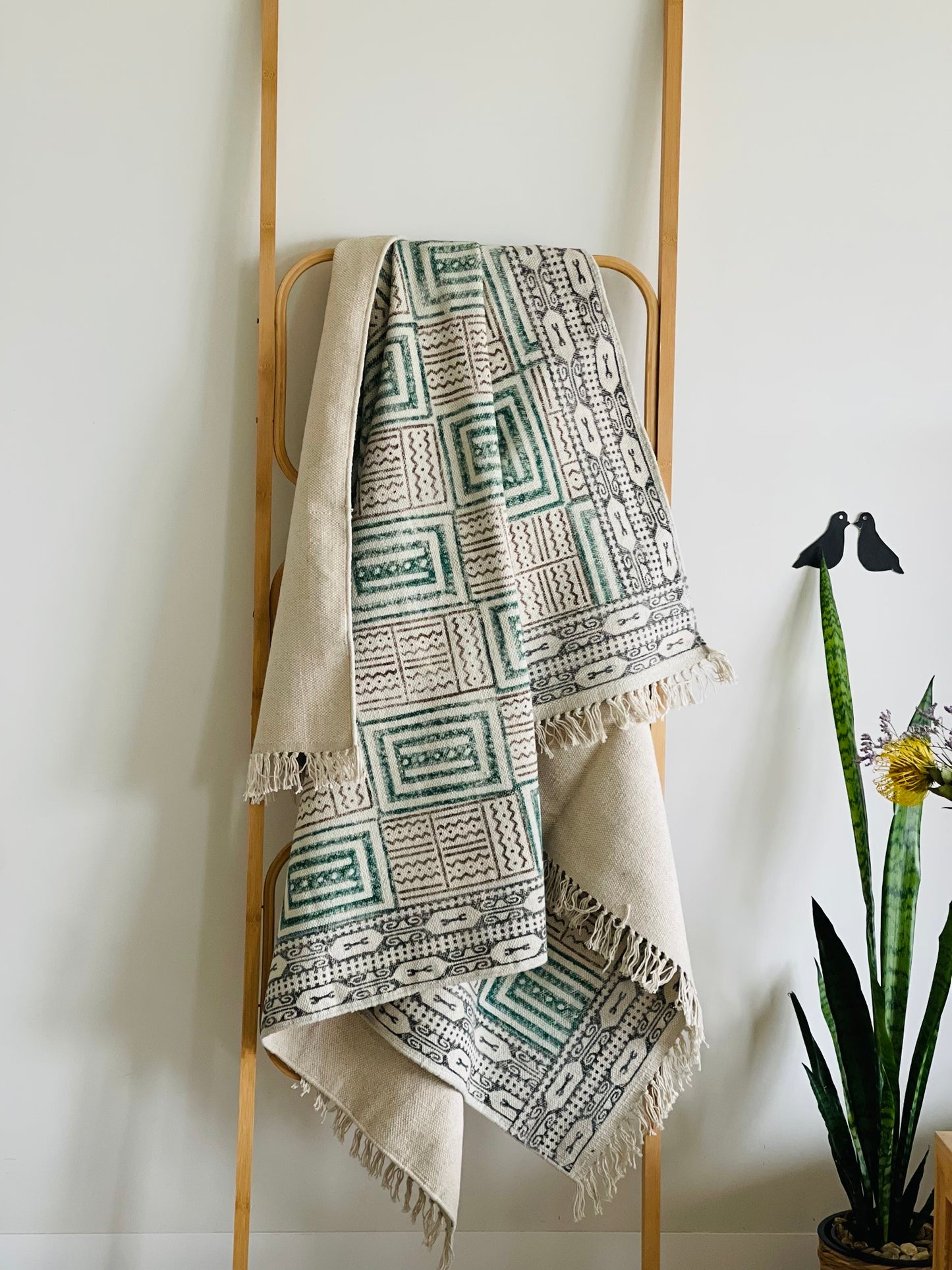 Handcrafted Pattern Throw Rug