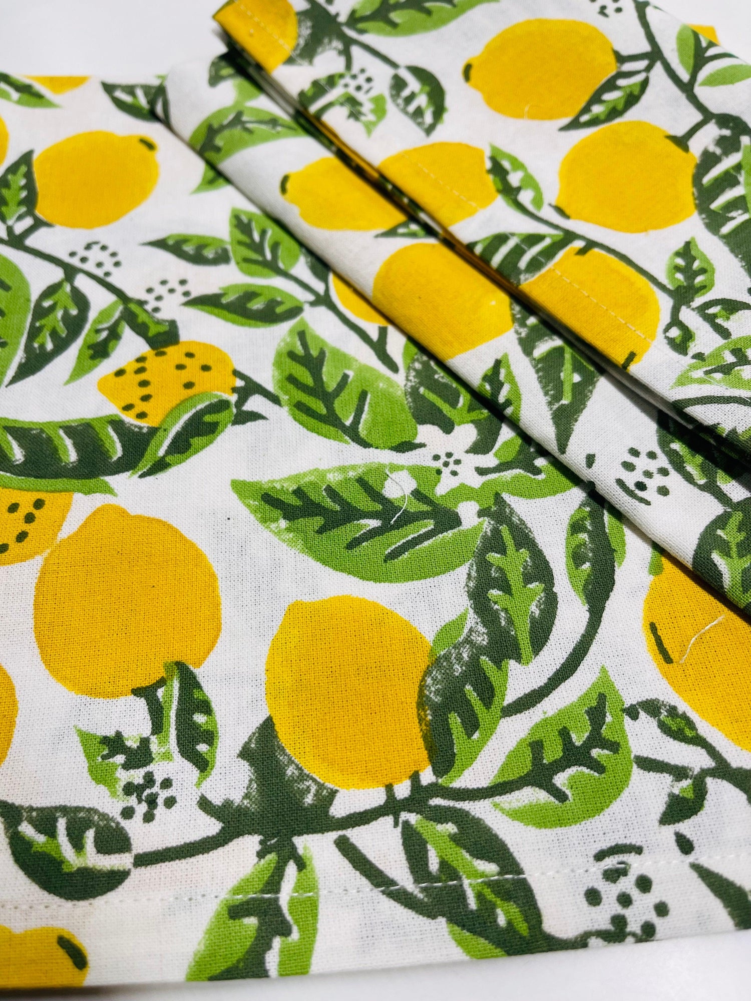 Lemon Print Cotton Napkins: Vibrant Cotton Table Linens - Rooii by Tuvisha